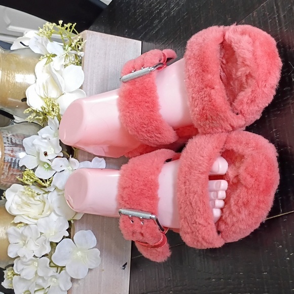 UGG Pink Fluffy Slippers - Picture 1 of 9